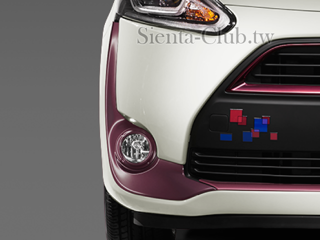 carlineup_sienta_customize_dressupgarnishcasualchic_2_04_lb.png