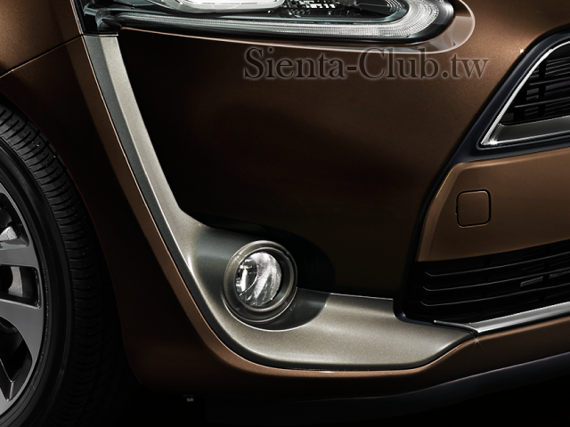 carlineup_sienta_customize_dressupgarnishclassychic_2_05_lb.png