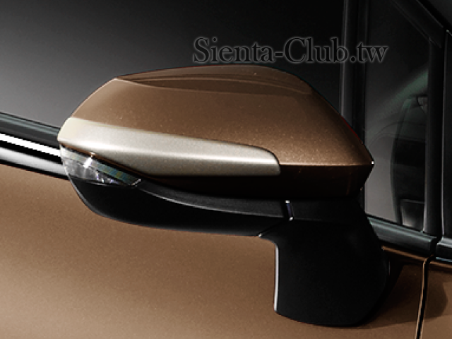 carlineup_sienta_customize_dressupgarnishclassychic_2_09_lb.png