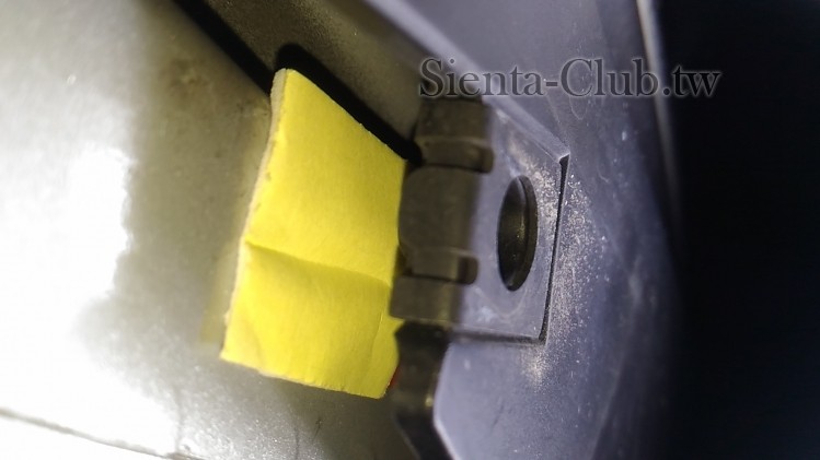 _前車牌螺絲太長_刮損保險桿內鐵烤漆_導致保險內鐵鏽蝕_自行加工處理-02.jpg.jpg